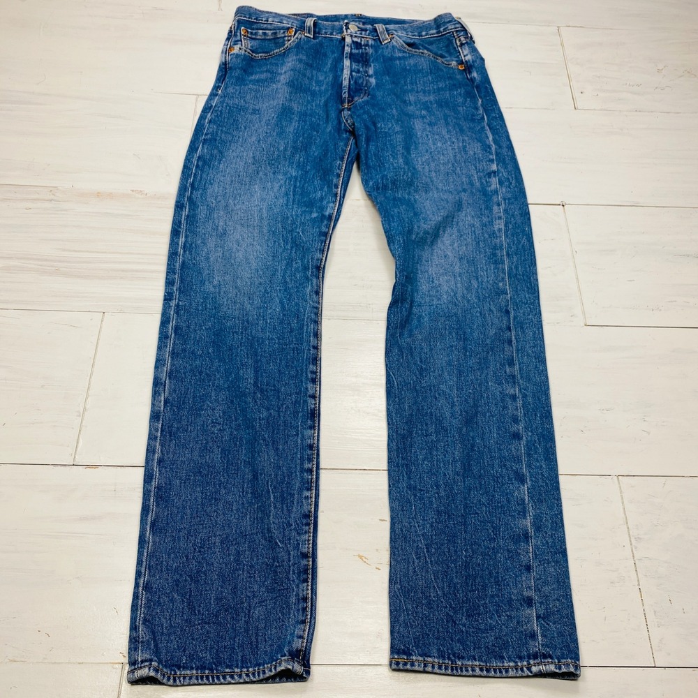 Levis 501 Premium Jeans Mens 31x32 Blue Original Fit Button Fly Denim 00501-3649